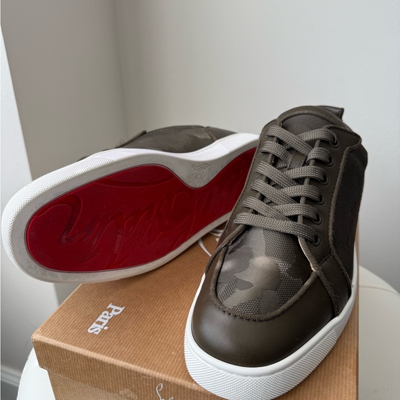 Christian Louboutin Brown Low-Top Sneakers with White Sole - Picture 6 of 6
